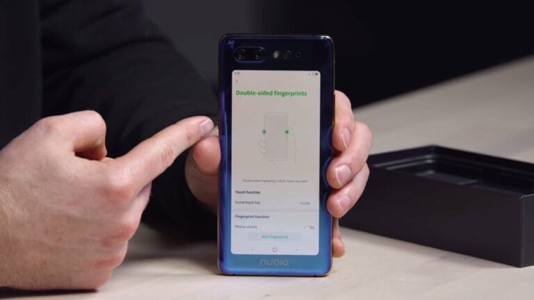 Nubia X, el smartphone que cambia la cámara delantera por una pantalla trasera